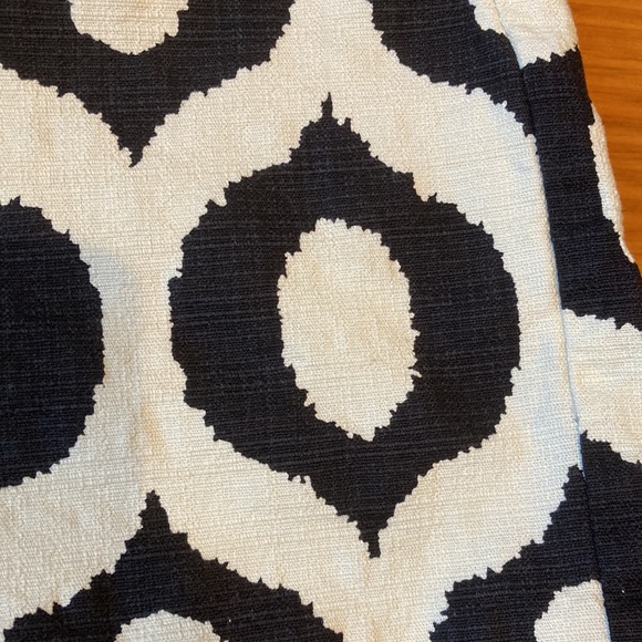 CARTONNIER 2 Ikat Shorts Black & White Pattern - Picture 5 of 7